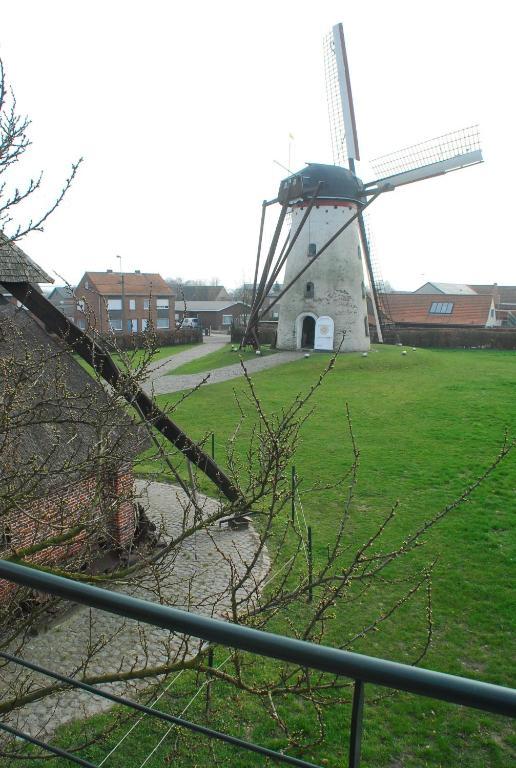 Vila De Rosmolen Ertvelde Exteriér fotografie